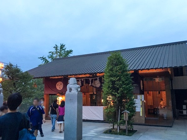 赤城神社お祭り 神楽坂駅すぐ 毎年9月第3週目の土日開催 恒例の屋台も大量出店 神楽坂マチコ